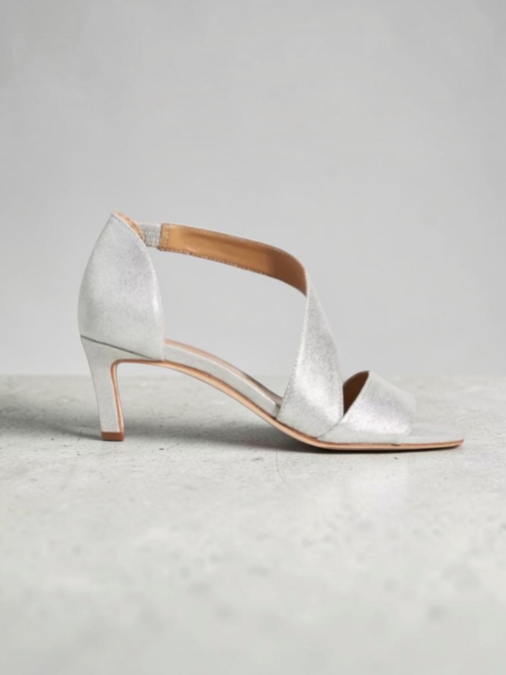 New! BERNARDO ANTHROPOLOGIE CAMILLE SIVER Heels SANDALS Size 8.5